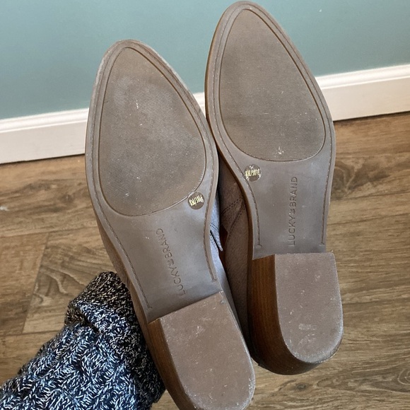 Lucky Brand Morriah D'Orsay Taupe Gray Ankle Booties sz 8. Rustic suede - Picture 7 of 7